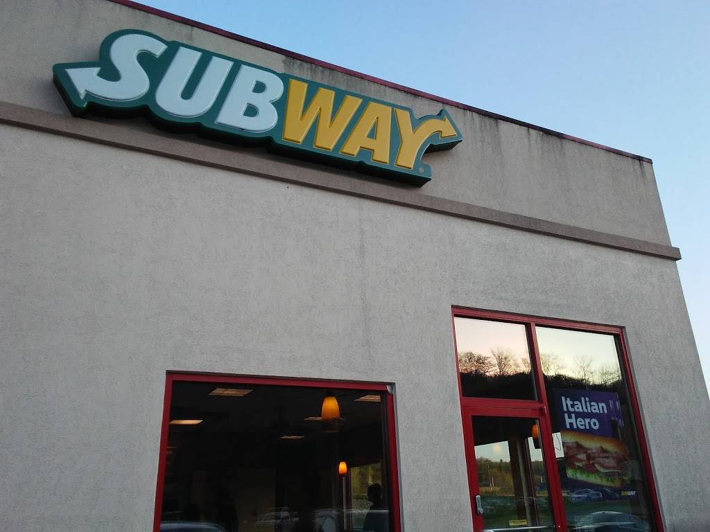 Subway | restaurant | 809 Short St, Decorah, IA 52101, USA | 5633825666 OR +1 563-382-5666