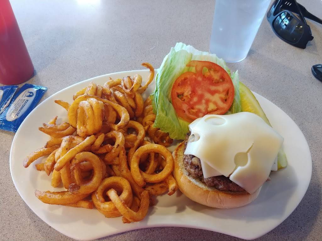 Joes Deli & Restaurant | restaurant | 11750 Madison Ave, Lakewood, OH 44107, USA | 2165212477 OR +1 216-521-2477