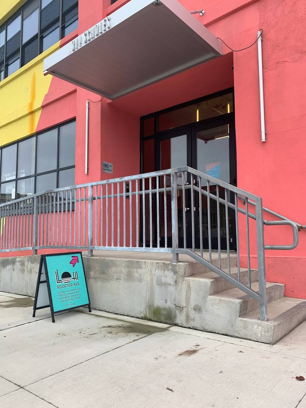 LLoHi Roof Bar | restaurant | 314 Scholes St, Brooklyn, NY 11206, USA | 3475663662 OR +1 347-566-3662