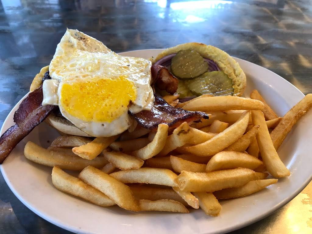 Chubbys Diner | restaurant | 3900 S Mooney Blvd, Visalia, CA 93277, USA | 5596352828 OR +1 559-635-2828