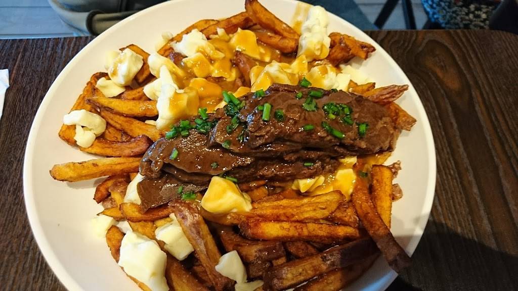 La Croisée des chemins | restaurant | 3701 Boulevard Fréchette, Chambly, QC J3L 0M8, Canada | 4505933336 OR +1 450-593-3336