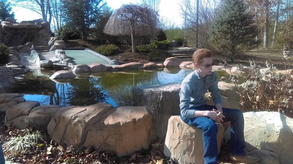 Chuckles | restaurant | 286 Chuckles Pkwy, Crossville, TN 38555, USA | 9314569100 OR +1 931-456-9100