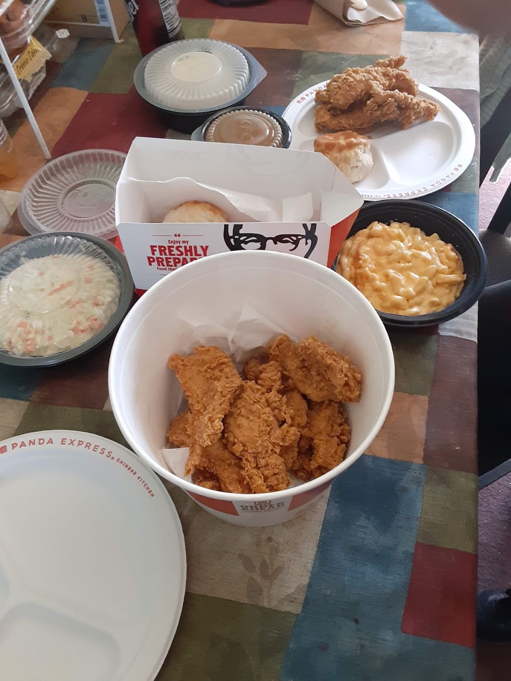 KFC | restaurant | 110 Coolwater Ln, Barstow, CA 92311, USA | 4423195374 OR +1 442-319-5374