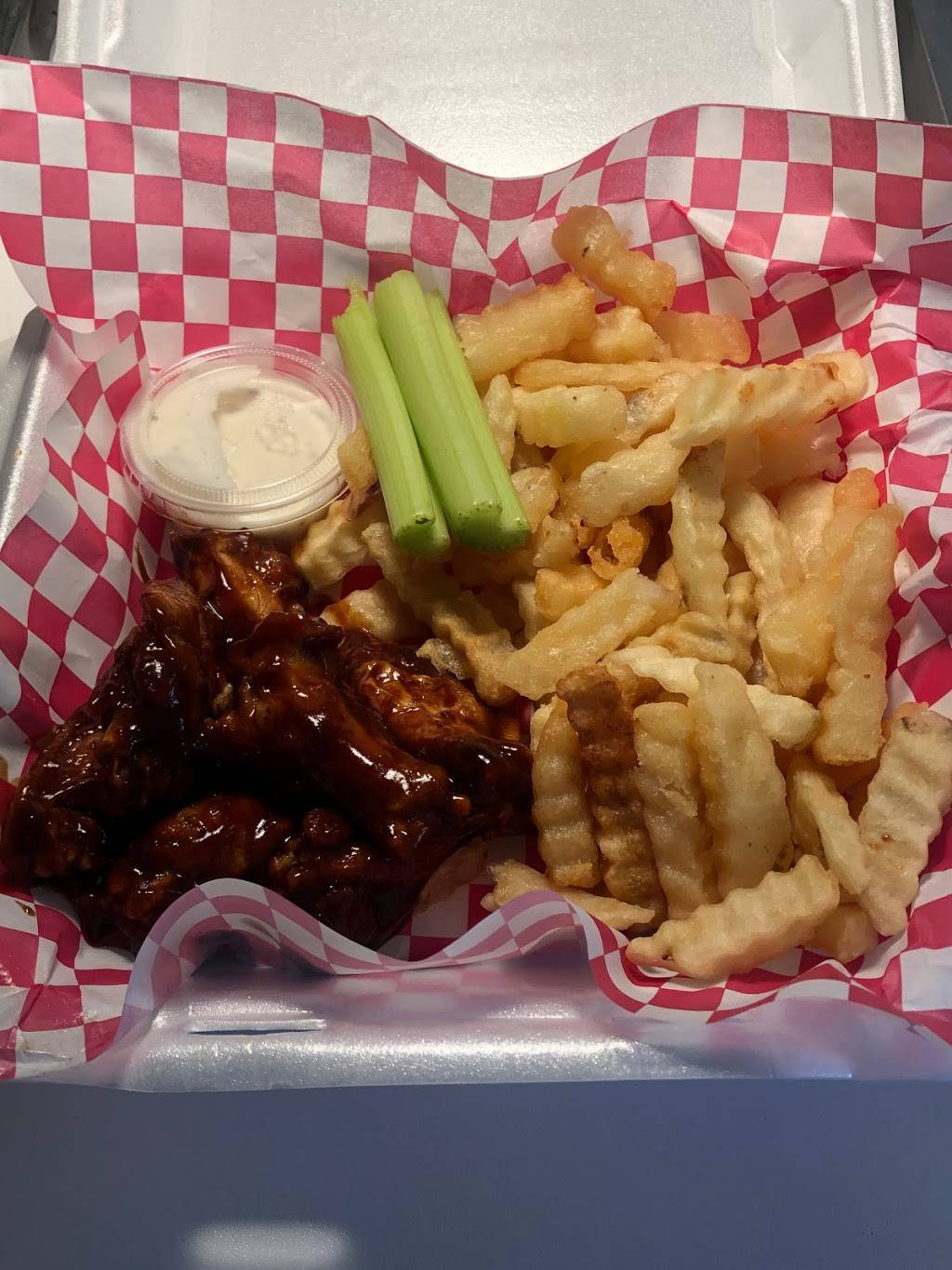 Shinky Wings | restaurant | 151 N Main St B, Winchester, KY 40391, USA | 8593108140 OR +1 859-310-8140