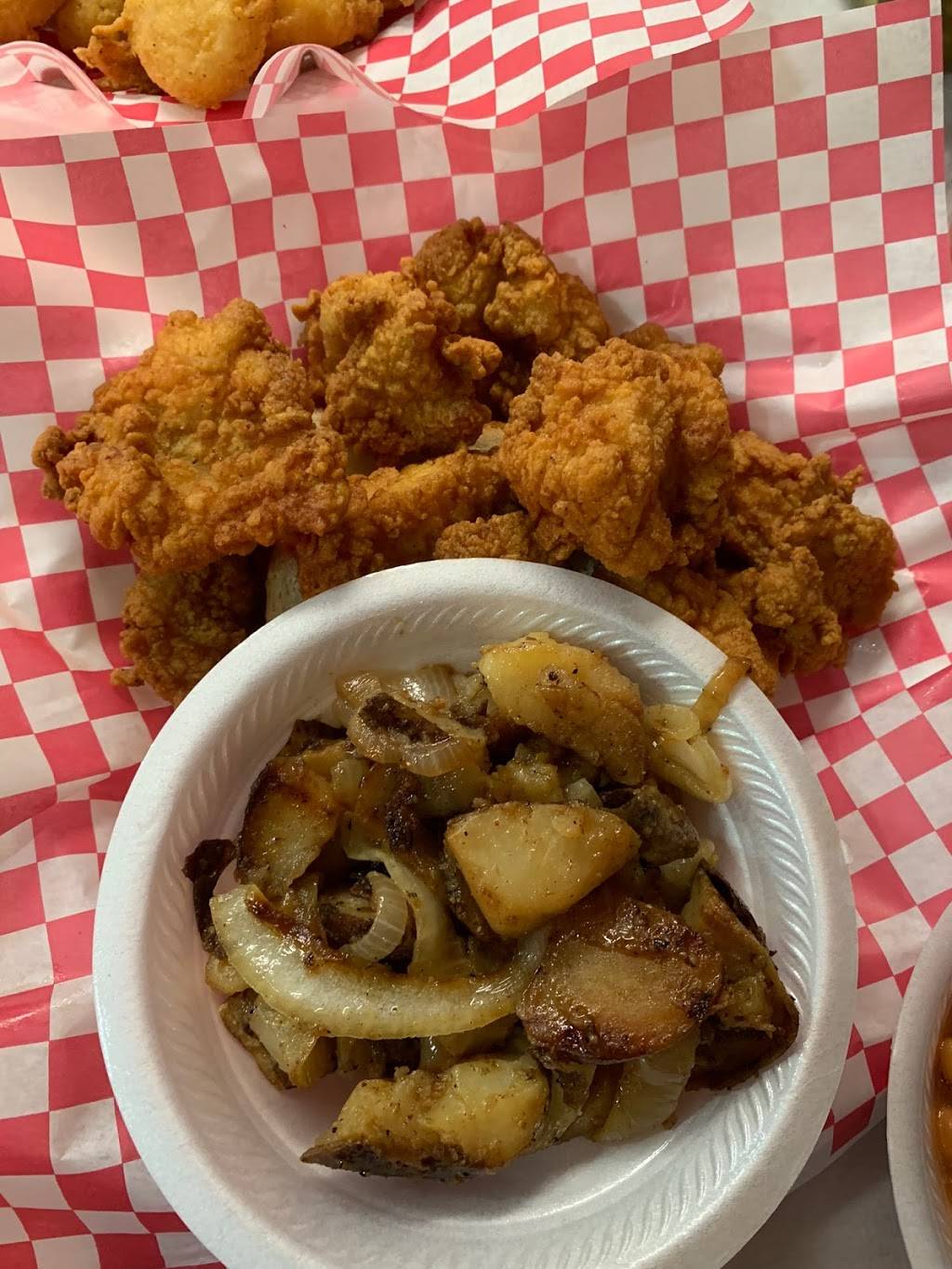 Hutchs Kuntry Kookin | restaurant | 127 Beach St, Ridgeville, SC 29472, USA | 8437719838 OR +1 843-771-9838