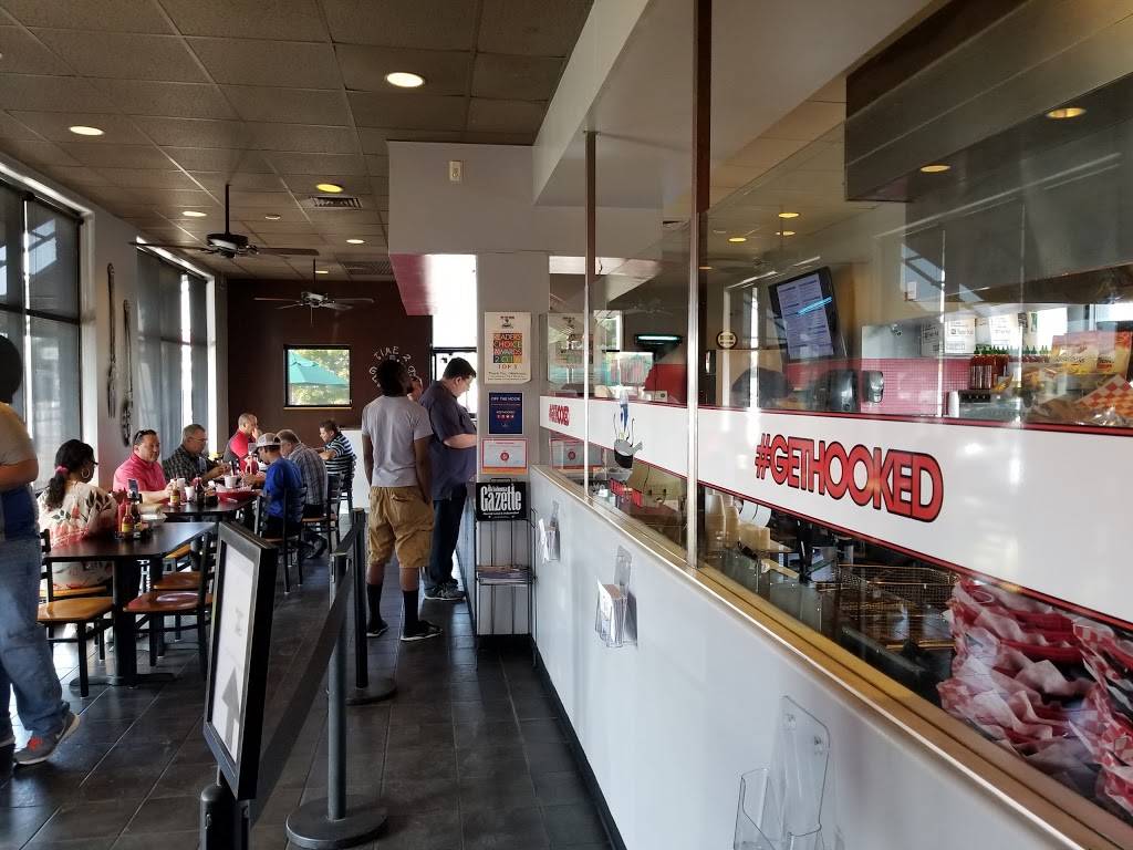 Off The Hook Seafood And More | restaurant | 125 W Britton Rd, Oklahoma City, OK 73114, USA | 4058403474 OR +1 405-840-3474