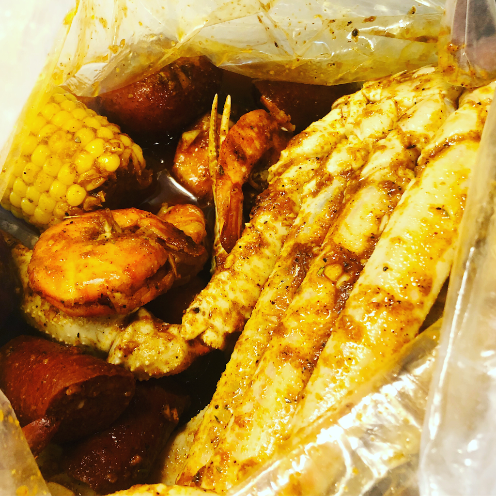 Saucey Crab | restaurant | 21754 W Eleven Mile Rd, Southfield, MI 48076, USA | 2487284444 OR +1 248-728-4444