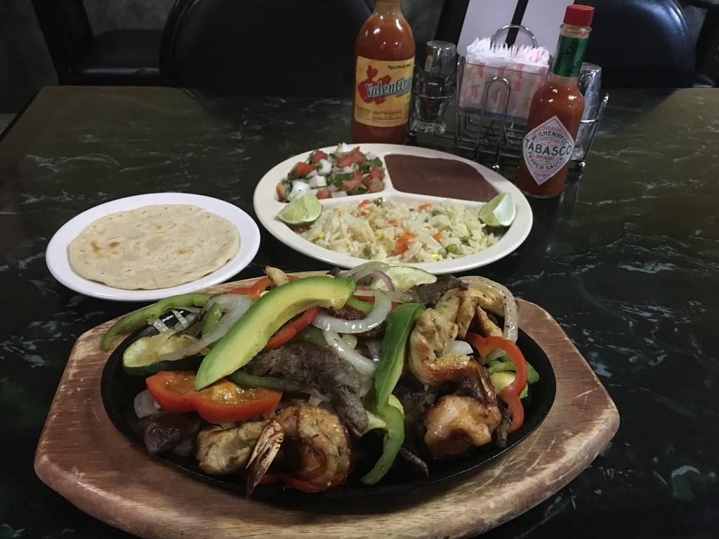 El Carbonero Restaurant | restaurant | 13627 Veterans Memorial Dr, Houston, TX 77014, USA | 2814445257 OR +1 281-444-5257