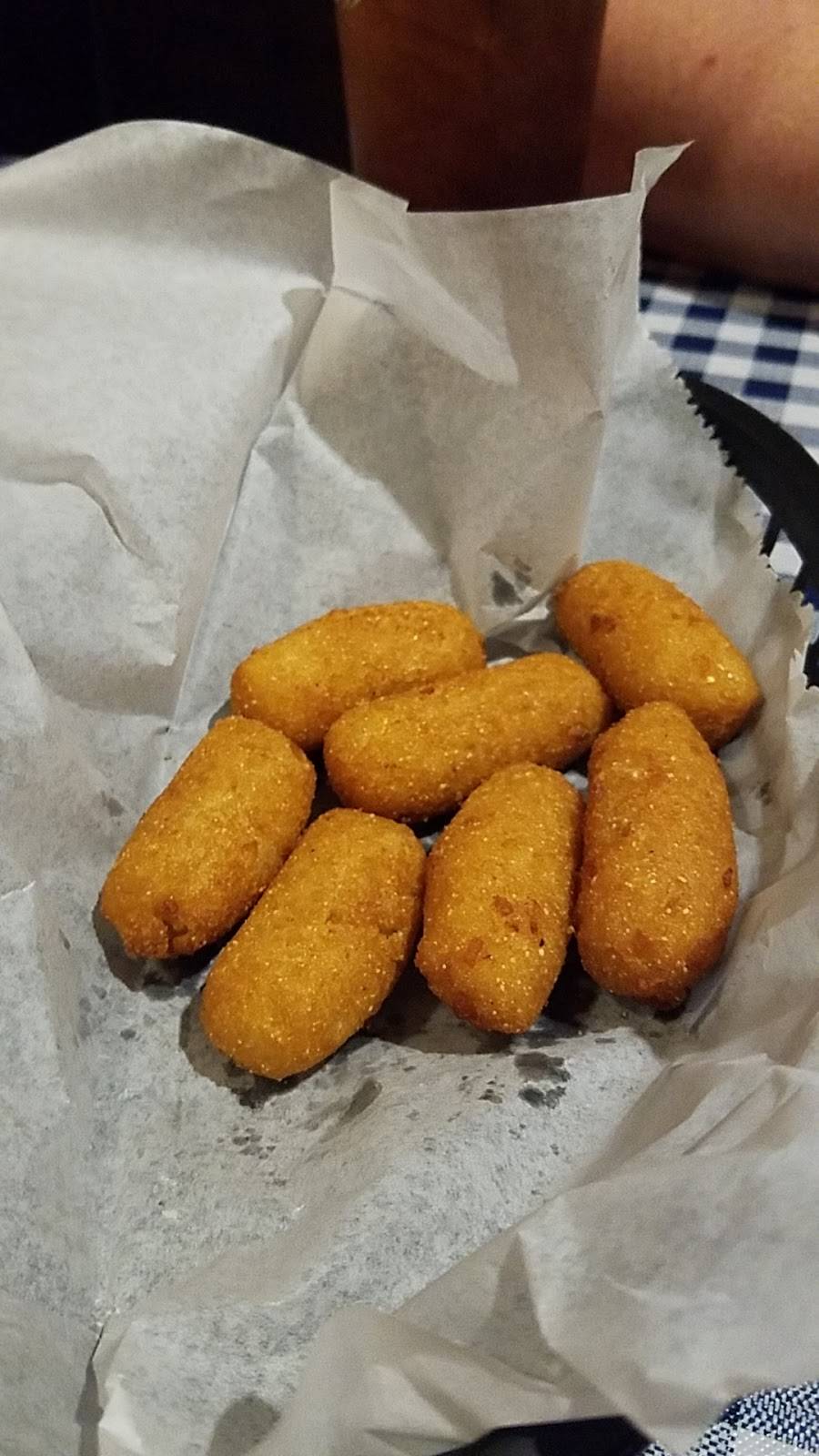 Easterbys Family Grille | restaurant | 2388 Ashley River Rd, Charleston, SC 29414, USA | 8435565707 OR +1 843-556-5707