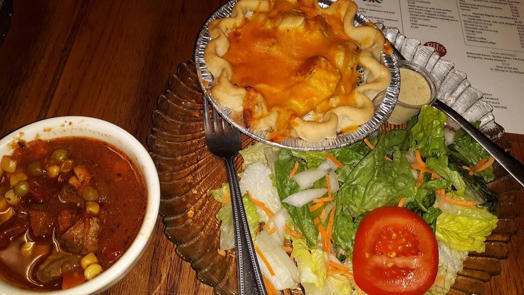 The Pie Haus | restaurant | 46 W High St, Carlisle, PA 17013, USA | 7174046939 OR +1 717-404-6939