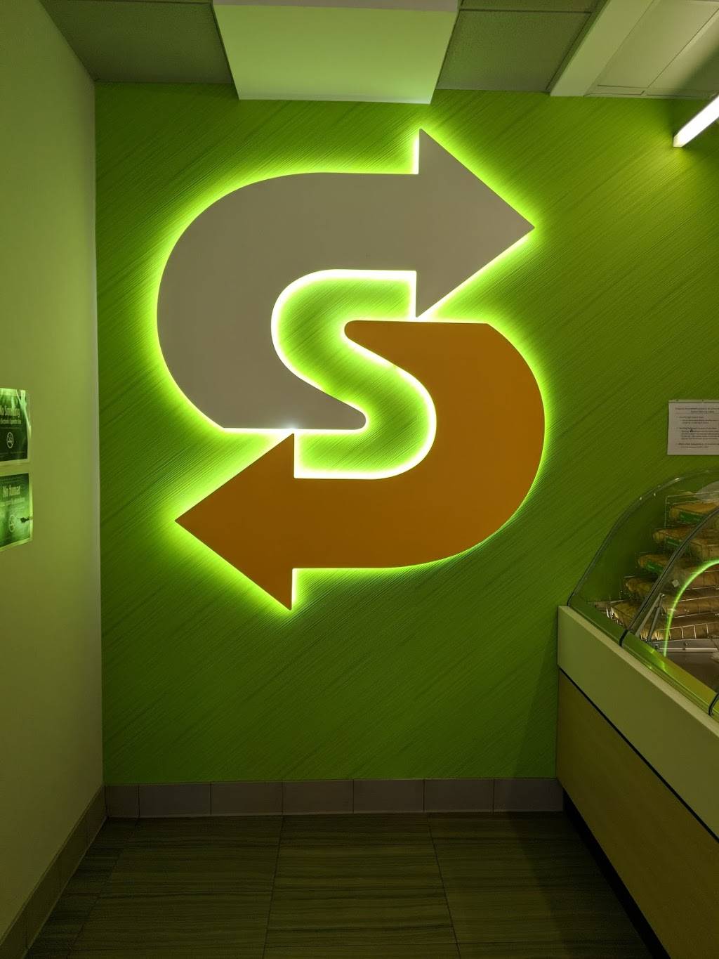 Subway | restaurant | 6313 18th Ave, Brooklyn, NY 11204, USA | 7182321294 OR +1 718-232-1294