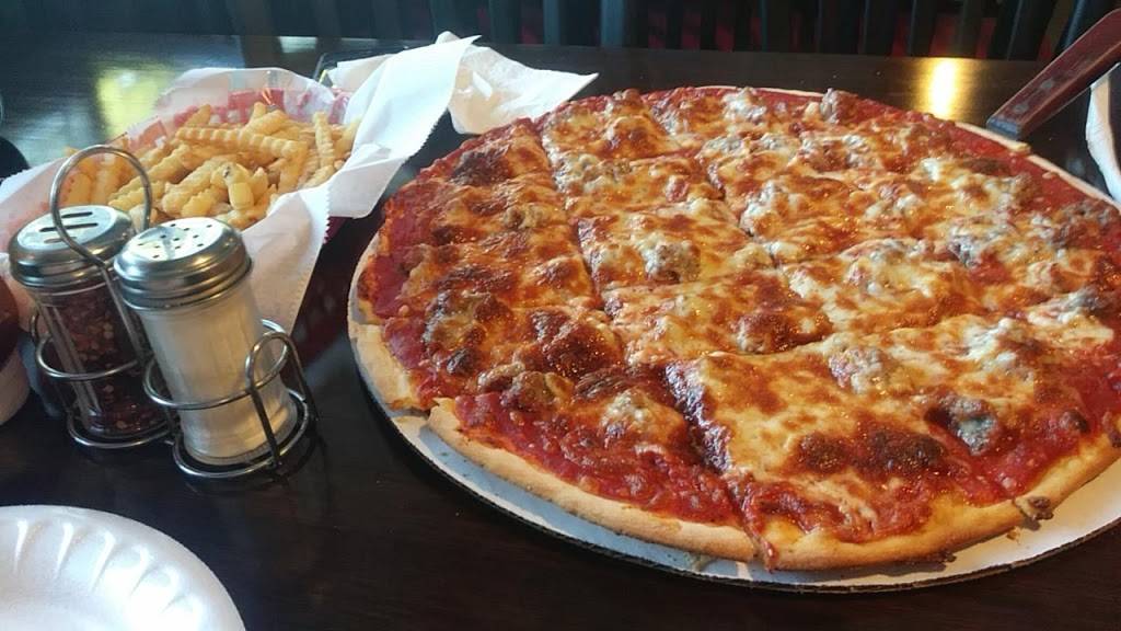 Bertollis River Pizza | restaurant | 7973 Lake St, River Forest, IL 60305, USA | 7087712820 OR +1 708-771-2820