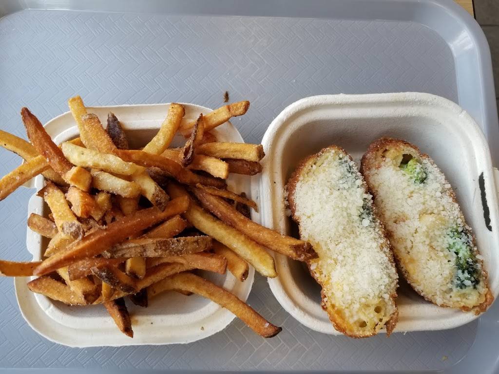 Meggrolls | restaurant | 107 N Fayette St, Alexandria, VA 22314, USA | 5713120399 OR +1 571-312-0399