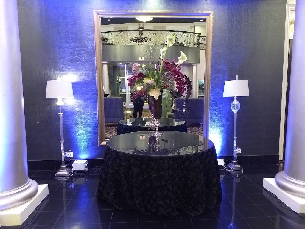 The Seville | restaurant | 700 S Barrington Rd, Streamwood, IL 60107, USA | 6302894500 OR +1 630-289-4500