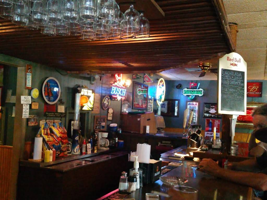 Whiskers Bar & Grill | restaurant | 944 US-54, Camdenton, MO 65020, USA | 5733466100 OR +1 573-346-6100