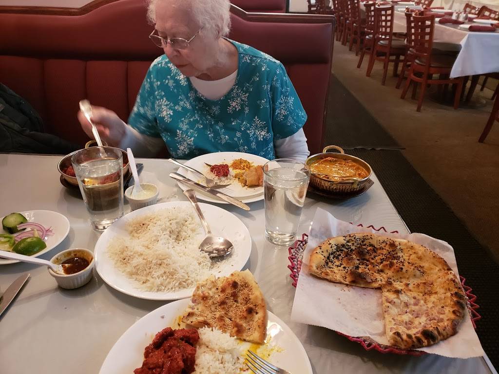 Saras Pakistani & Indian Cuisine | restaurant | 2860 Showplace Dr, Naperville, IL 60564, USA | 6307177865 OR +1 630-717-7865