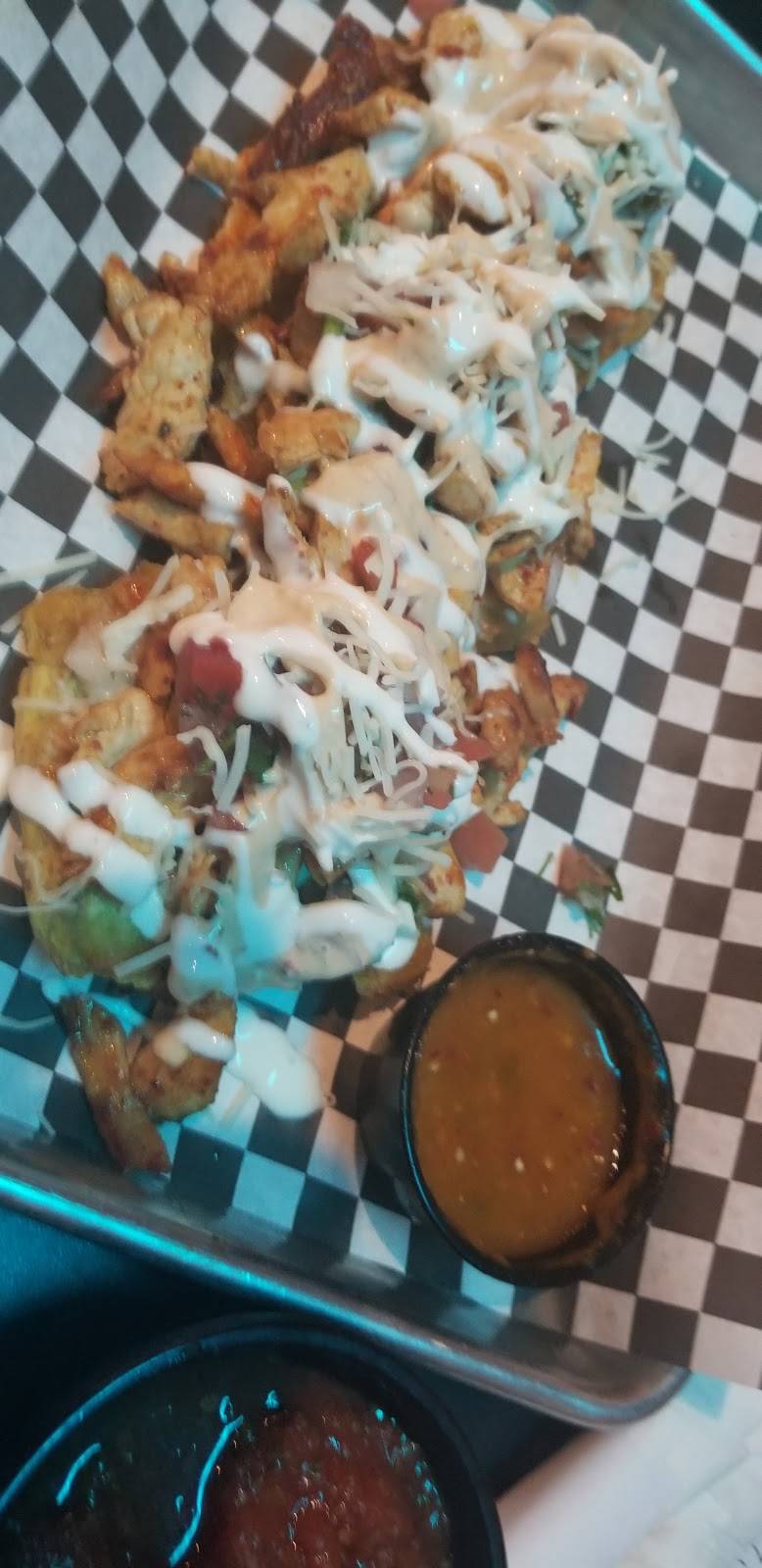 Ernestos American Bar and Grill | restaurant | 5501 Valley Station Rd, Louisville, KY 40272, USA | 5028903585 OR +1 502-890-3585