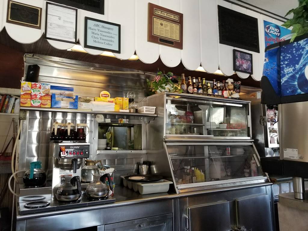 Twenty Four Hundred Diner | restaurant | 2400 Princess Anne St, Fredericksburg, VA 22401, USA | 5403739049 OR +1 540-373-9049