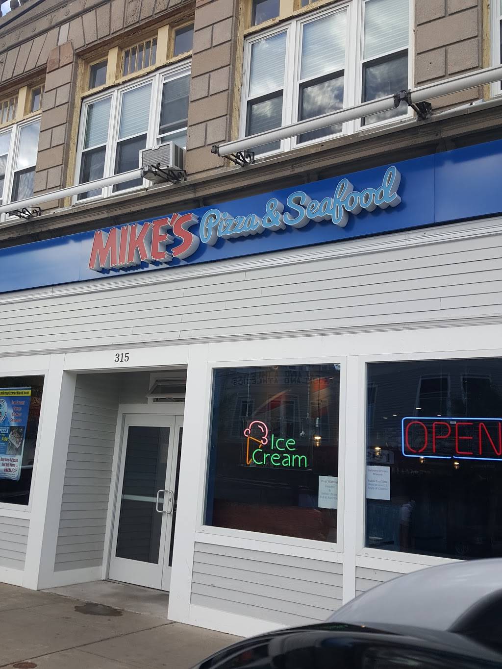 Mikes Pizza | restaurant | 315 Union St, Rockland, MA 02370, USA | 7819828887 OR +1 781-982-8887