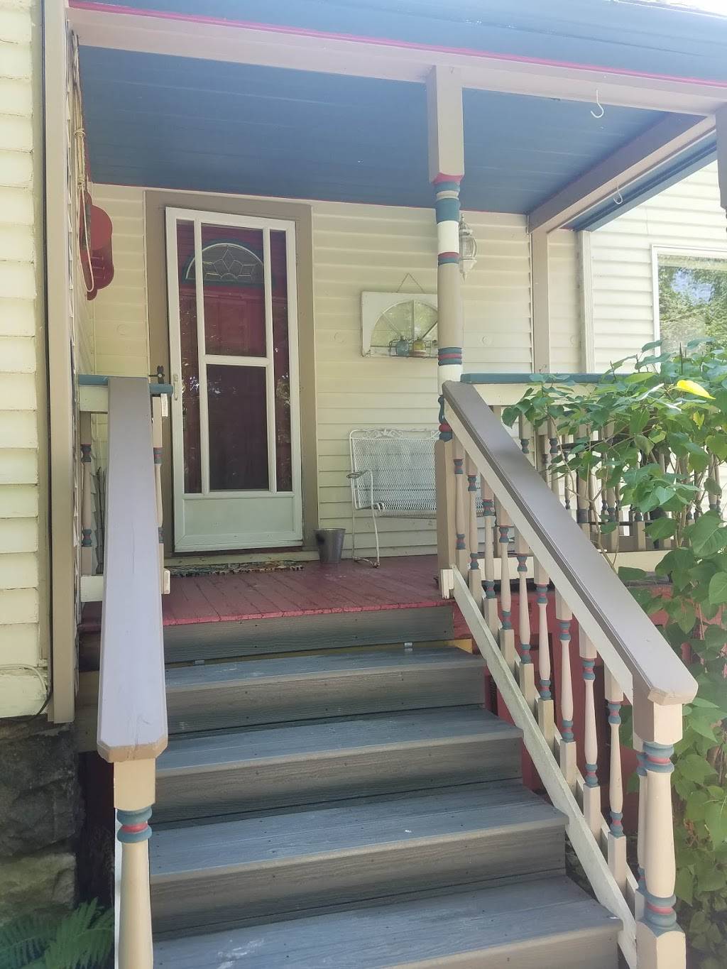 The Holly Vault | restaurant | 202 S Saginaw St, Holly, MI 48442, USA | 2487198332 OR +1 248-719-8332