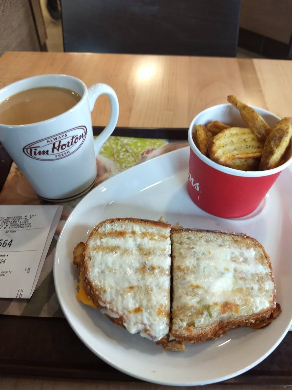 Tim Hortons | restaurant | 2700 Rue Ontario E, Montréal, QC H1K 0E2, Canada | 5145261707 OR +1 514-526-1707