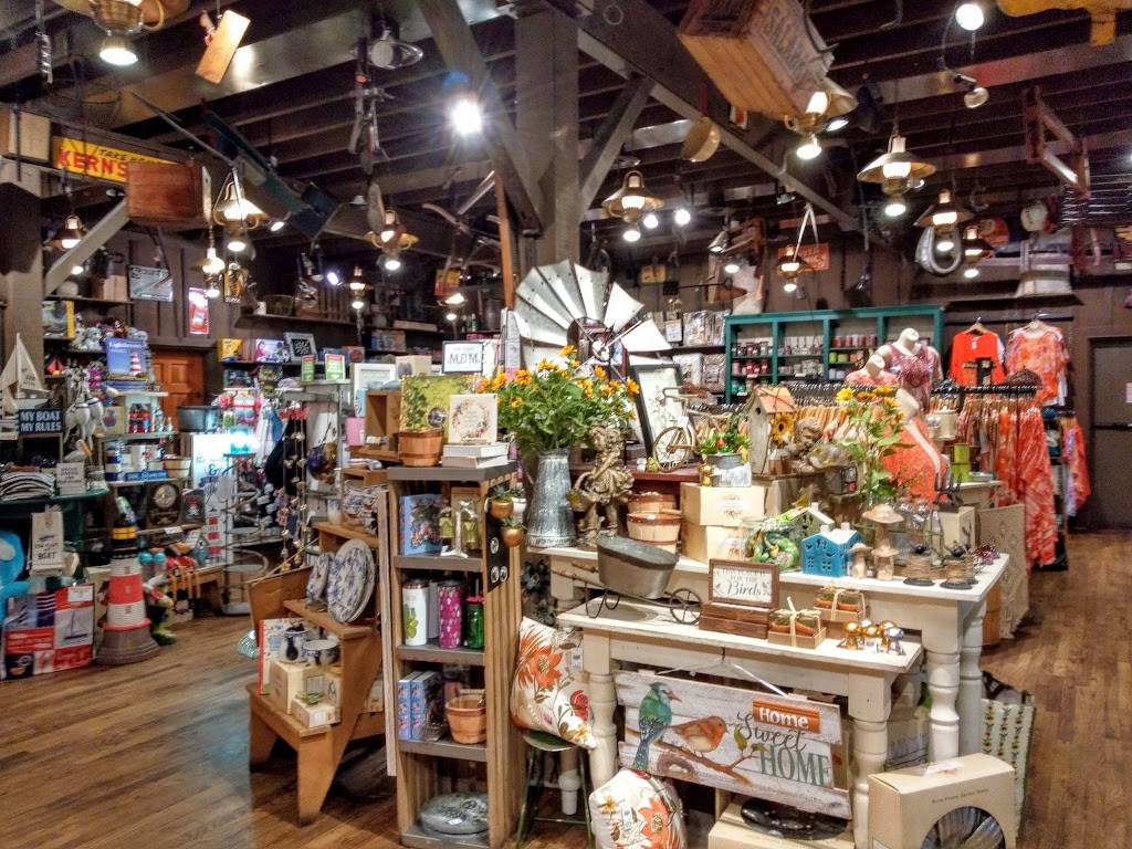 Cracker Barrel Old Country Store | restaurant | 138 Chaffin Pl, Murfreesboro, TN 37129, USA | 6158934980 OR +1 615-893-4980