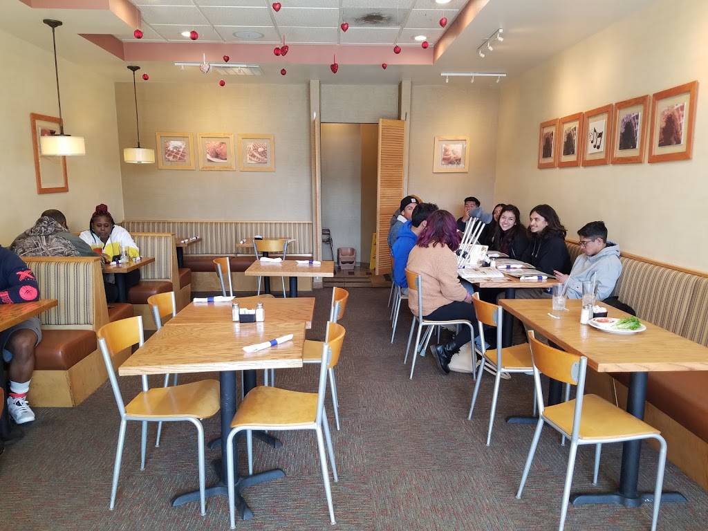 Chicken-n-Waffles | restaurant | 2961 Advantage Way, Sacramento, CA 95834, USA | 9162859039 OR +1 916-285-9039