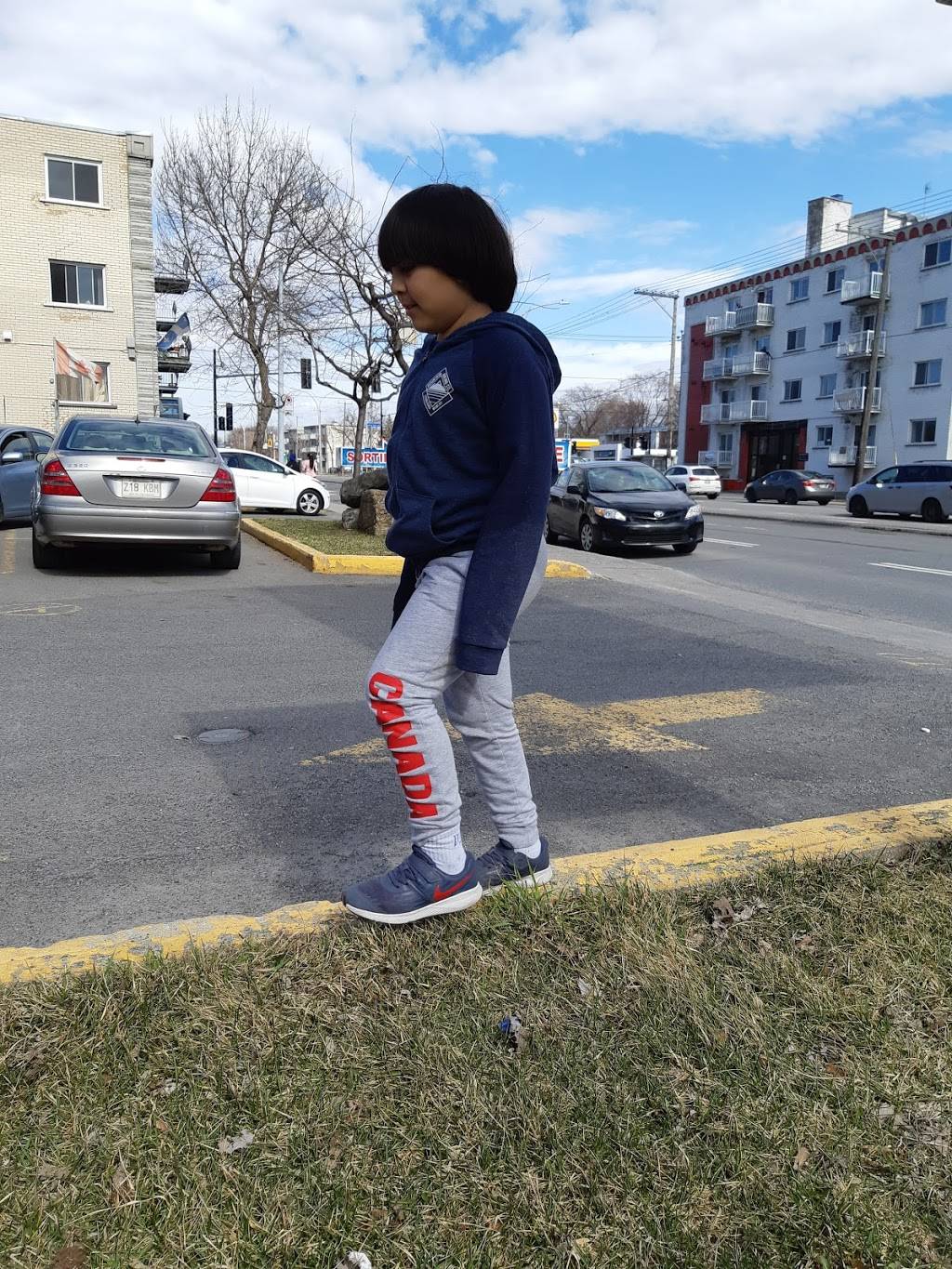 Restaurant Al-Raouché | restaurant | 4953 Boul Henri-Bourassa E, Montréal-Nord, QC H1G 2R5, Canada | 5149555552 OR +1 514-955-5552