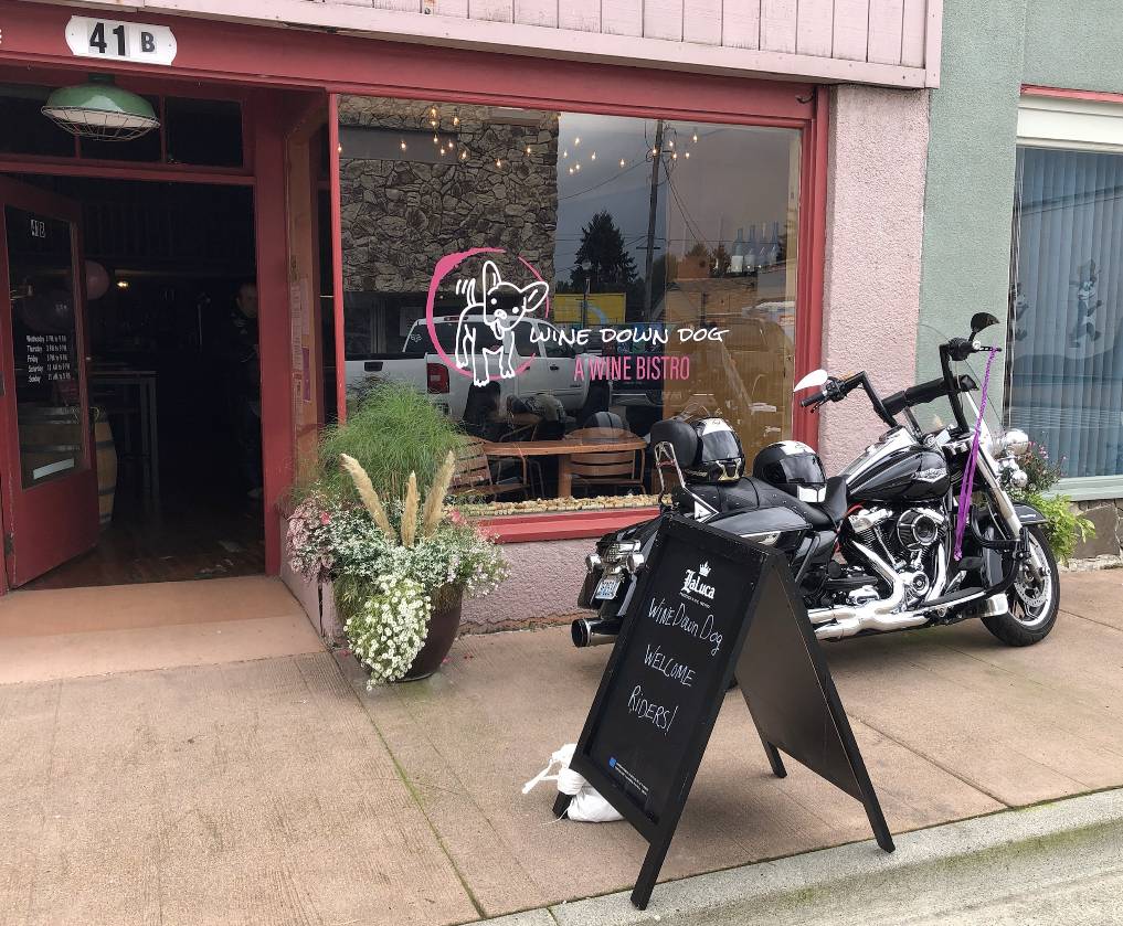 Wine Down Dog | restaurant | 41 Cowlitz St W B, Castle Rock, WA 98611, USA | 2065501451 OR +1 206-550-1451