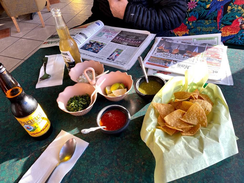 Chemos Mexican Restaurant | restaurant | 10230 16th Ave SW, Seattle, WA 98146, USA | 2067627333 OR +1 206-762-7333