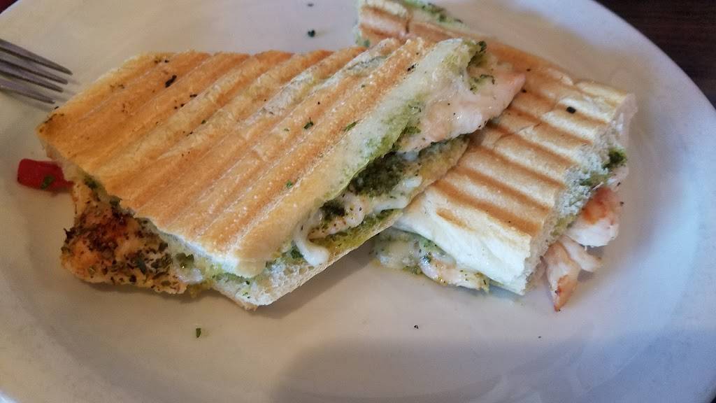 Twisted Italian | restaurant | 9940 W Happy Valley Pkwy #1080, Peoria, AZ 85383, USA | 6235374000 OR +1 623-537-4000