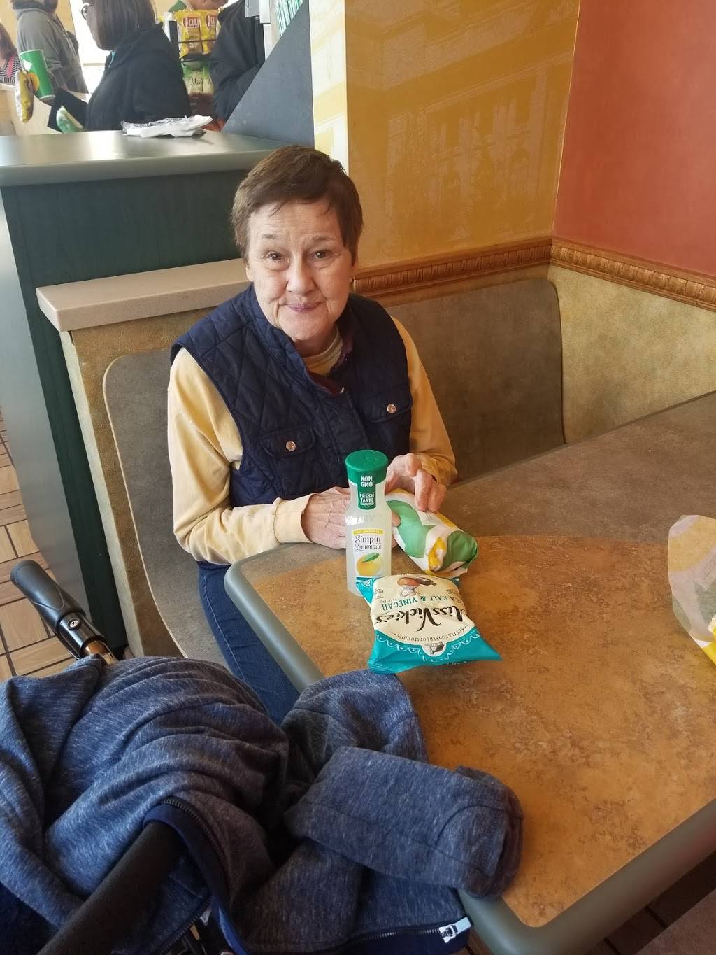 Subway | restaurant | 101 Grindstone Ct, Hinckley, MN 55037, USA | 3203846184 OR +1 320-384-6184