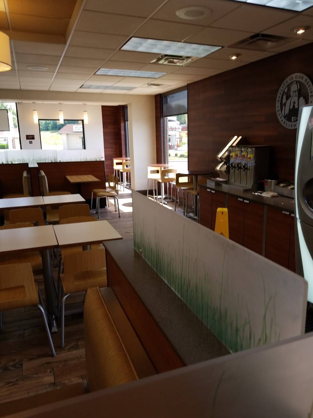 Wendys | restaurant | 803 E Center St, Madisonville, KY 42431, USA | 2708254011 OR +1 270-825-4011