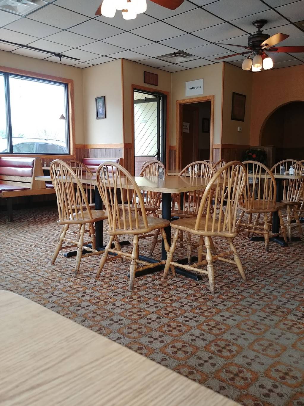 Gold House Pizza & Restaurant | restaurant | 30 Mechanic St, Berlin, NH 03570, USA | 6037522260 OR +1 603-752-2260