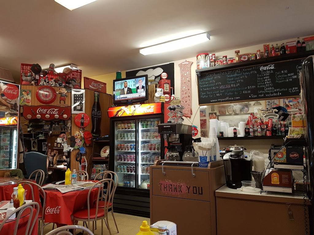 Wolfies deli | restaurant | 670 Sheppard Ave W, Toronto, ON M3H 2S5, Canada | 4166389653 OR +1 416-638-9653