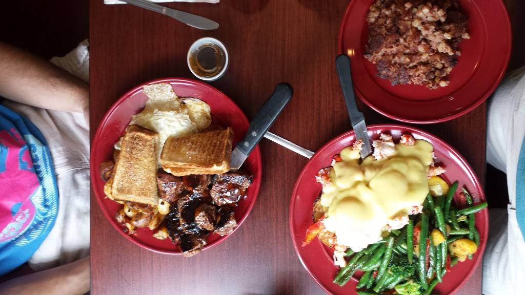 Old Village Grille | restaurant | 25 Brookfield Rd, Fiskdale, MA 01518, USA | 5083472255 OR +1 508-347-2255