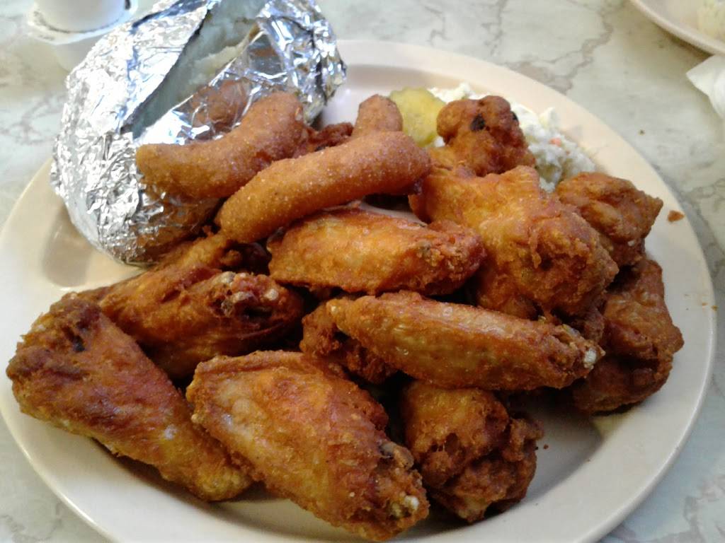 Twin Tops Fish Camp | restaurant | 4574 S New Hope Rd, Gastonia, NC 28056, USA | 7048252490 OR +1 704-825-2490