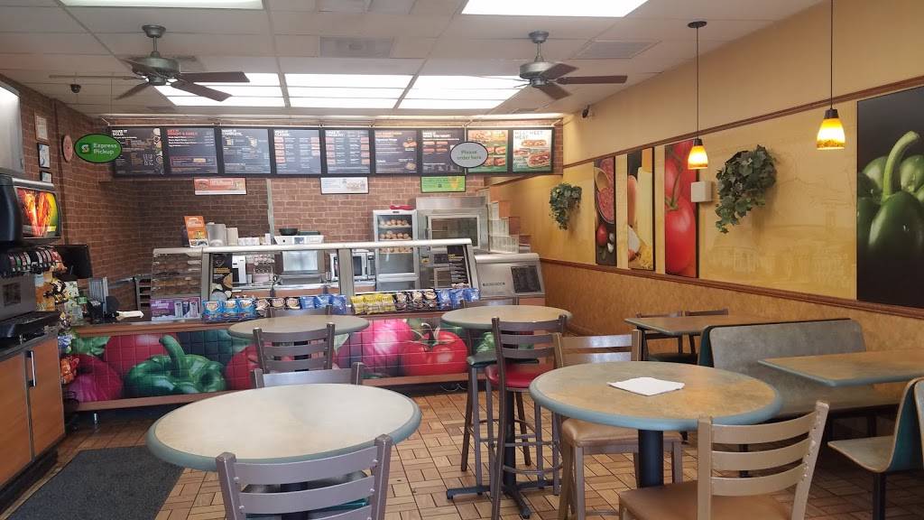 Subway | restaurant | 660 Hanes Mall Blvd, Winston-Salem, NC 27103, USA | 3367657613 OR +1 336-765-7613