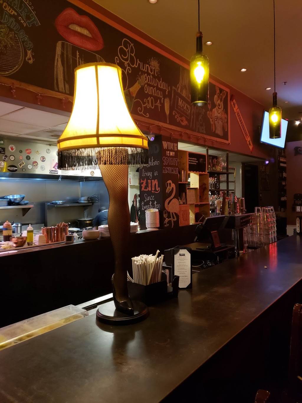 Quarry Village | shopping mall | 260 E Basse Rd, San Antonio, TX 78209, USA | 2108329211 OR +1 210-832-9211