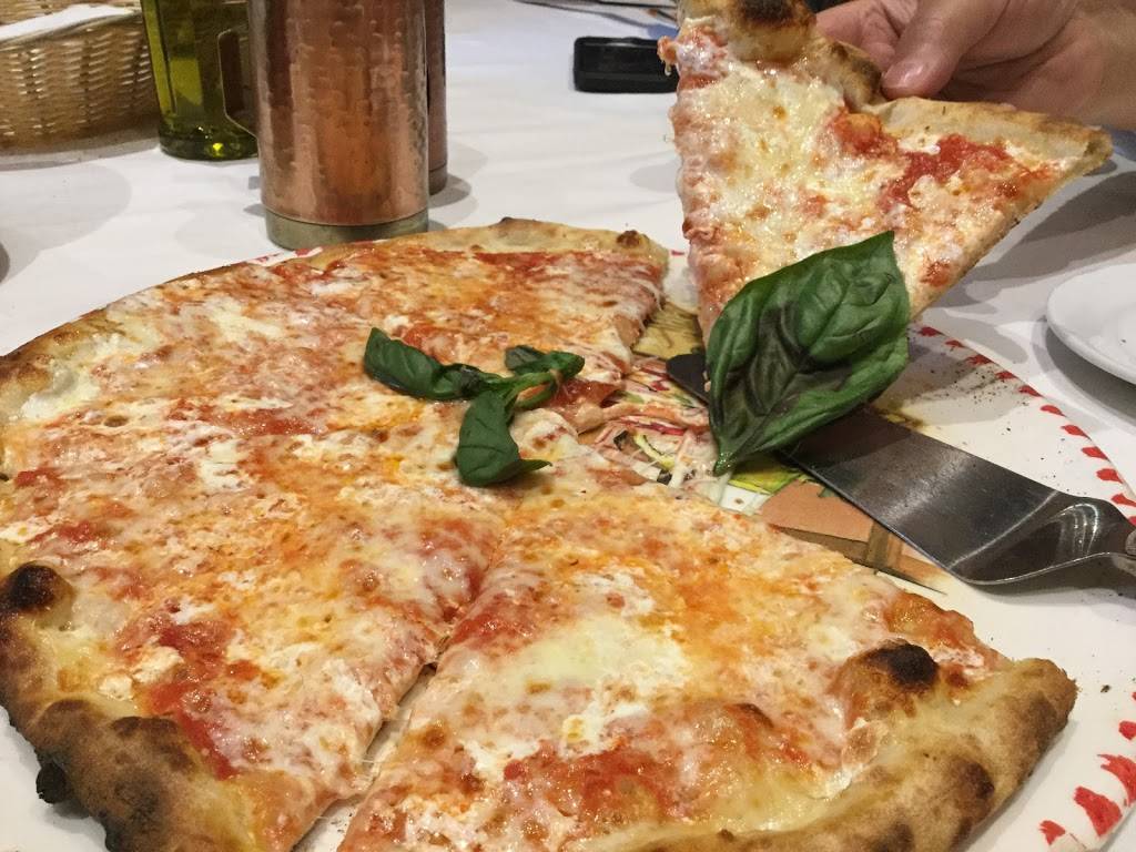 Tre Fontane | restaurant | 222 Avenue U, Brooklyn, NY 11223, USA | 7188727180 OR +1 718-872-7180