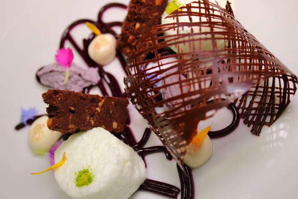 Le Rustique Bar et Restaurant | restaurant | 1993 Chemin du Lac Supérieur, Lac-Supérieur, QC J0T 1P0, Canada | 8197130445 OR +1 819-713-0445