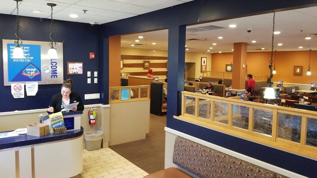 IHOP | bakery | 1745 E Main St, Mohegan Lake, NY 10547, USA | 9147431780 OR +1 914-743-1780