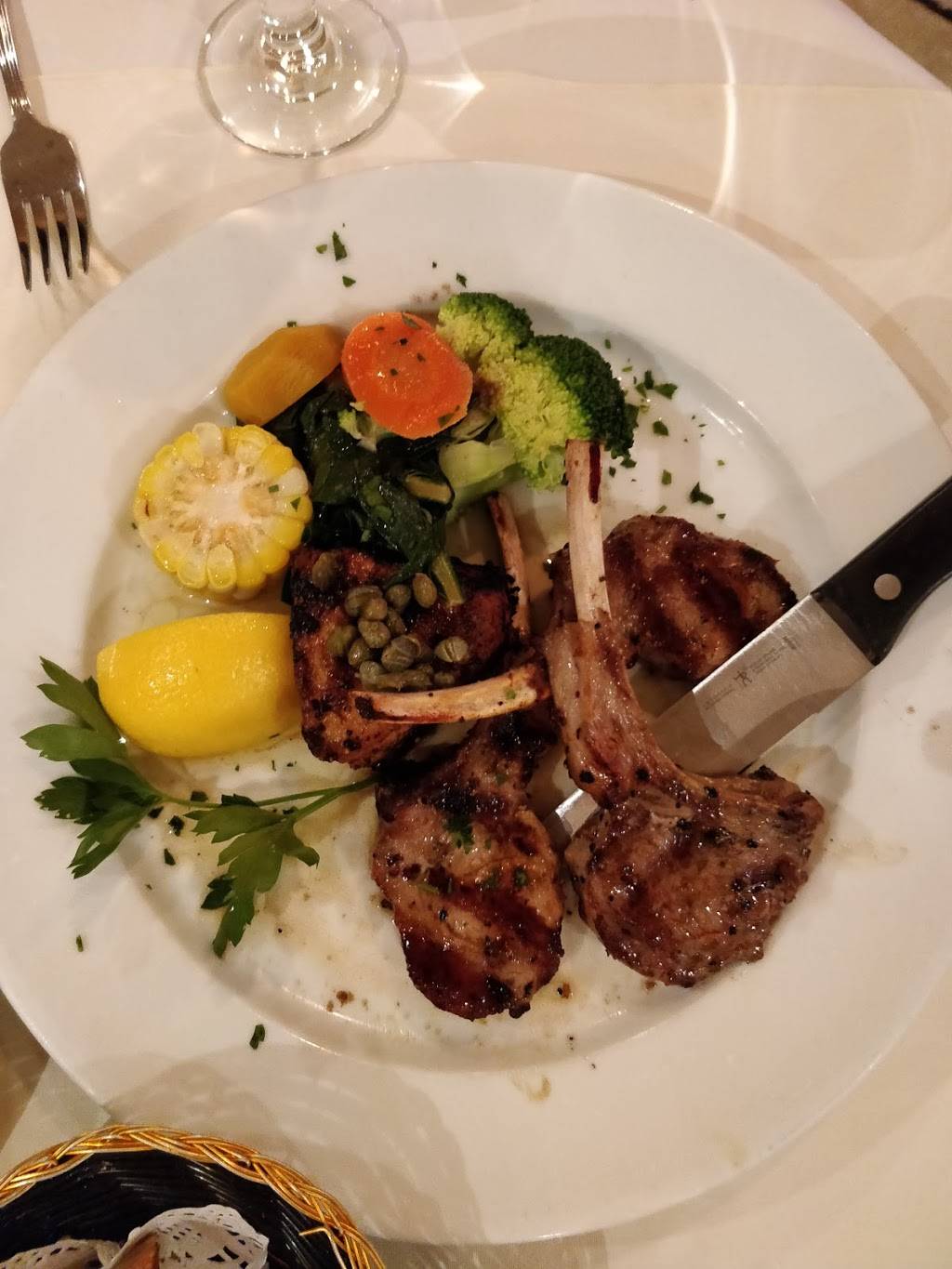 Elounda | restaurant | 1818 Boulevard de la Côte-Vertu, Saint-Laurent, QC H4L 2A6, Canada | 5143314040 OR +1 514-331-4040