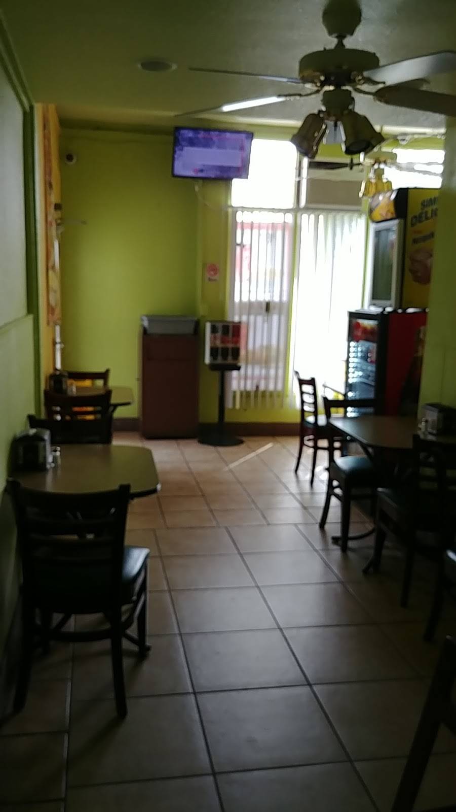 Restaurant La casa de mama | restaurant | 224 W Olive Ave, Fresno, CA 93728, USA | 3133043656 OR +1 313-304-3656