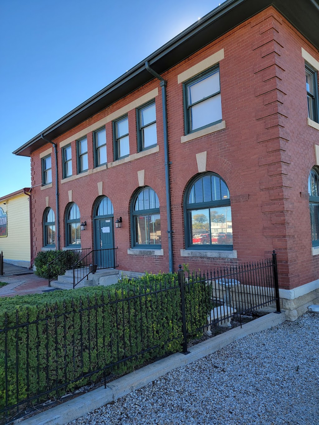 Central Station Bar & Grill | restaurant | 207 E Wyatt Earp Blvd, Dodge City, KS 67801, USA | 6202251176 OR +1 620-225-1176