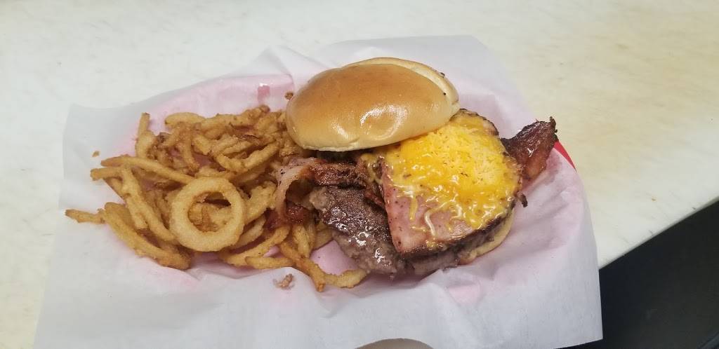 Kippys Place | restaurant | 364 NW Main St, Elkhart, IA 50073, USA | 5153673104 OR +1 515-367-3104