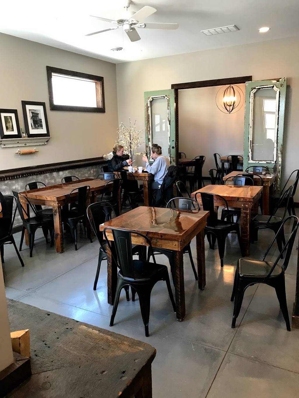 Lus Deli | restaurant | 1010 3rd St SE, Cedar Rapids, IA 52401, USA | 3192002221 OR +1 319-200-2221