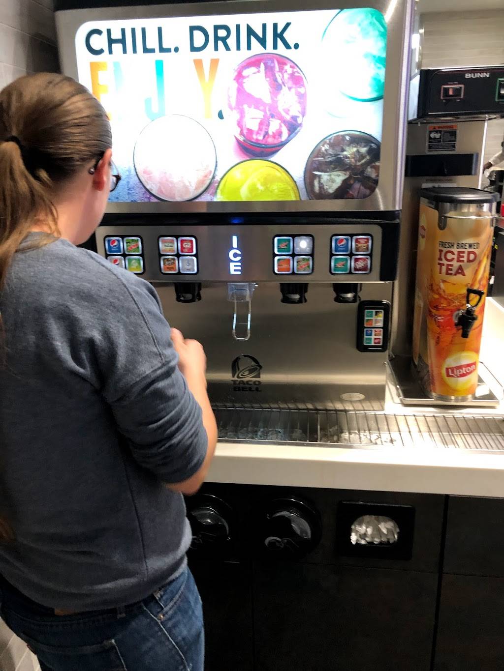 Taco Bell | meal takeaway | 201 W Washington St Suite 105, Phoenix, AZ 85004, USA | 6022964054 OR +1 602-296-4054