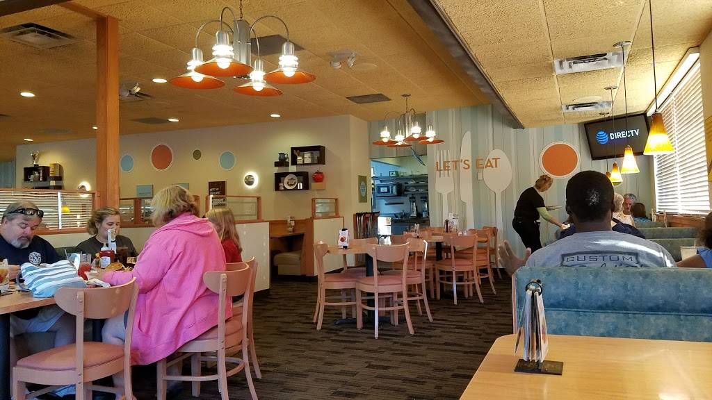 Village Inn | bakery | 10293 Big Bend Rd, Riverview, FL 33579, USA | 8137413200 OR +1 813-741-3200