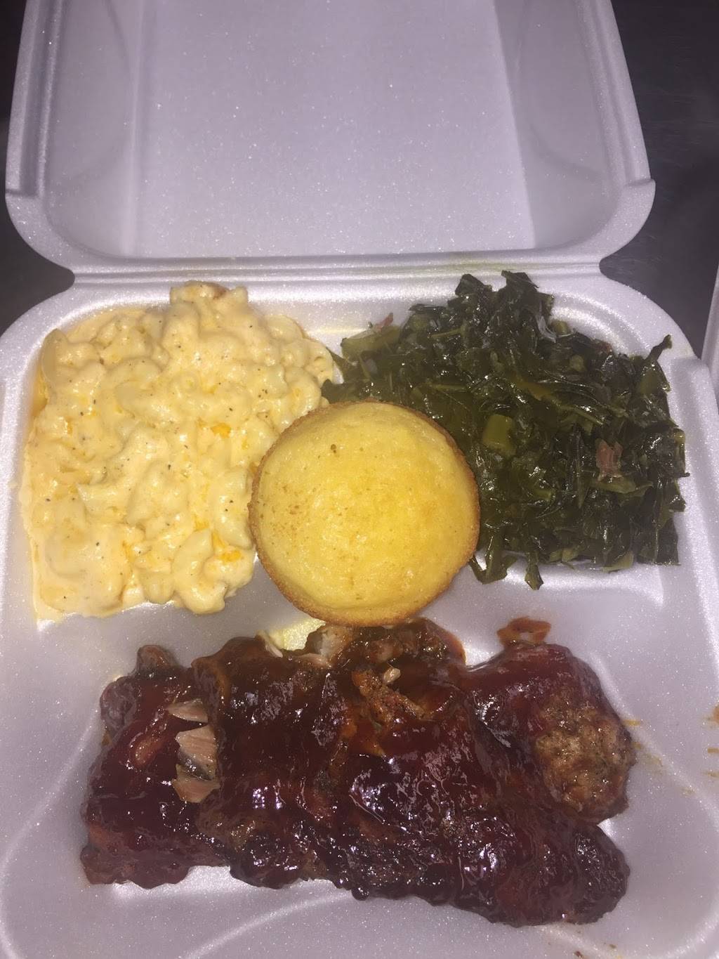 Shugs | restaurant | 5031 Ford Pkwy, Bessemer, AL 35022, USA | 2054344479 OR +1 205-434-4479